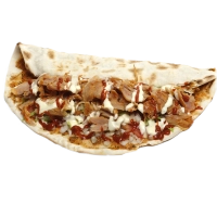 Alle Turkse pizza’s worden geserveerd met sla, ui, komkommer, tomaat en rode kool.