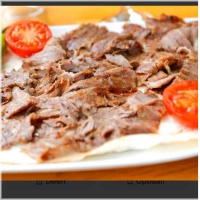 Alle durums worden standaard geserveerd met vlees, sla, ui, tomaat, komkommer en rode kool.